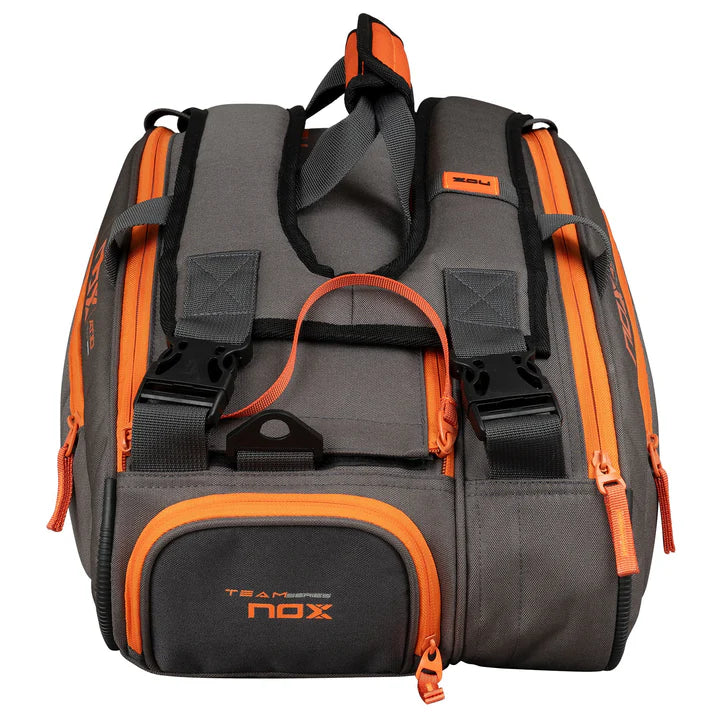 AT10 TEAM GREY/ORANGE PADEL BAG